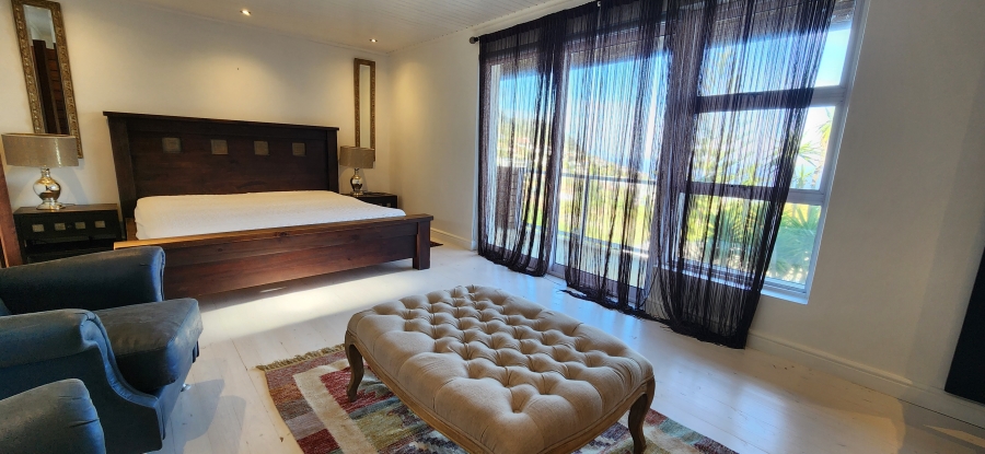 To Let 4 Bedroom Property for Rent in Glencairn Heights Western Cape